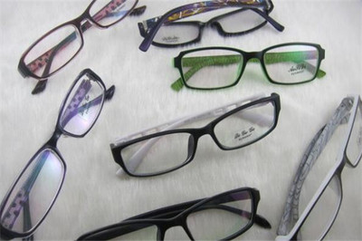 精益眼鏡福建加盟流程與化妝品業(yè)務拓展指南